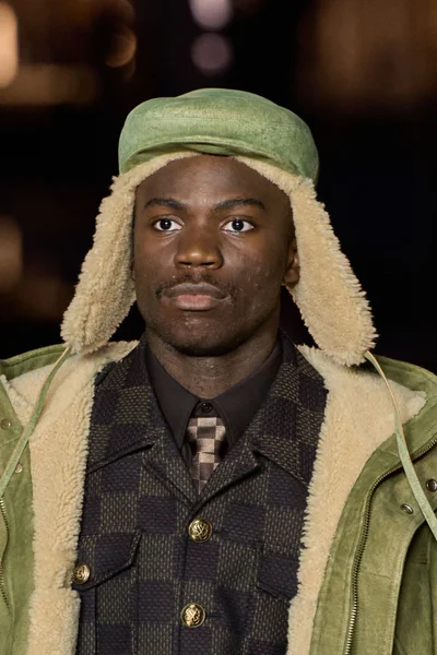Look 50